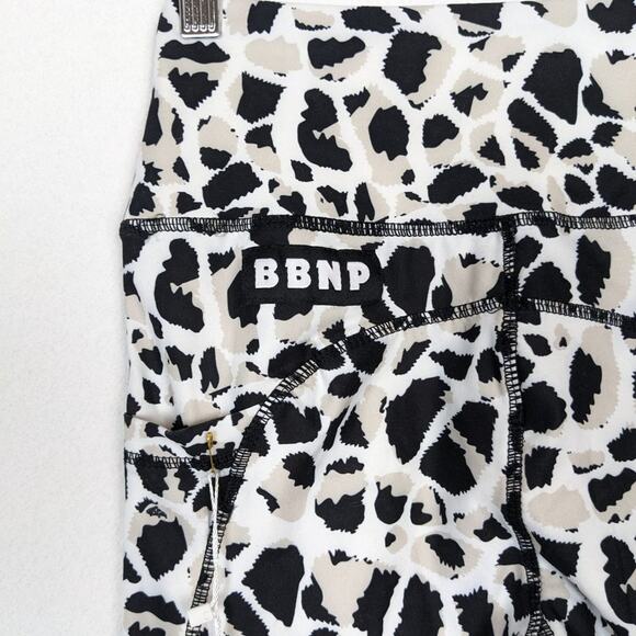 NWT Barbells & Pizza Giraffe Safari Fit Boxx Collab Shorts Size XS - Picture 4 of 8